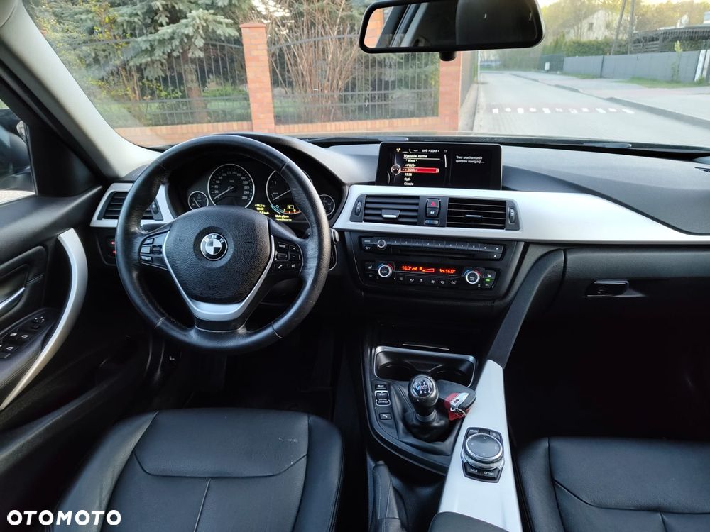 BMW Seria 3 318d Sport Line - 4