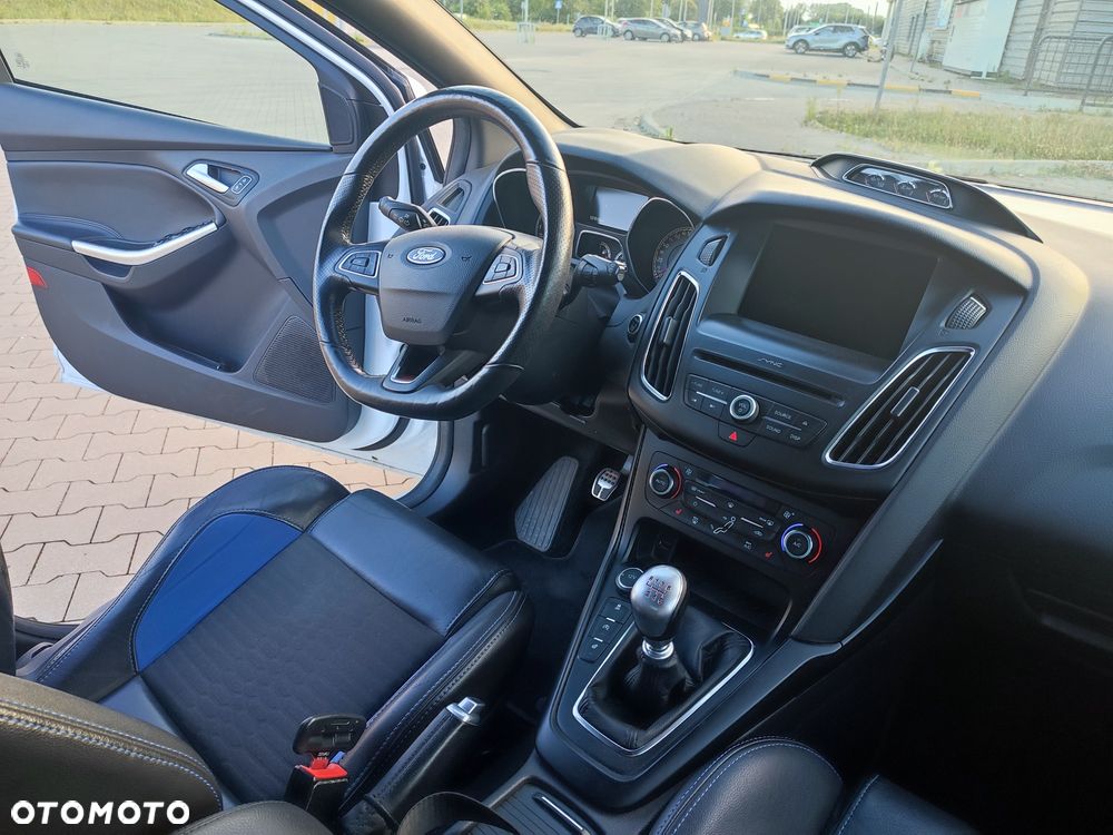 Ford Focus - 8