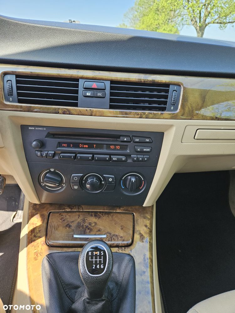 BMW Seria 3 318i - 7