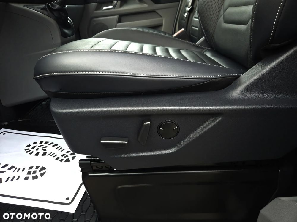 Ford Tourneo Custom 2.0 EcoBlue L2 Titanium - 29