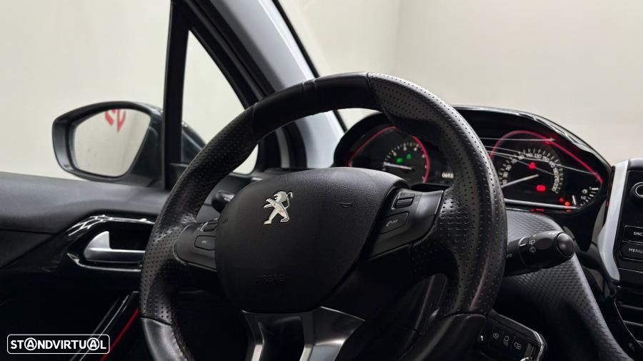 Peugeot 2008 1.2 PureTech GT Line - 24