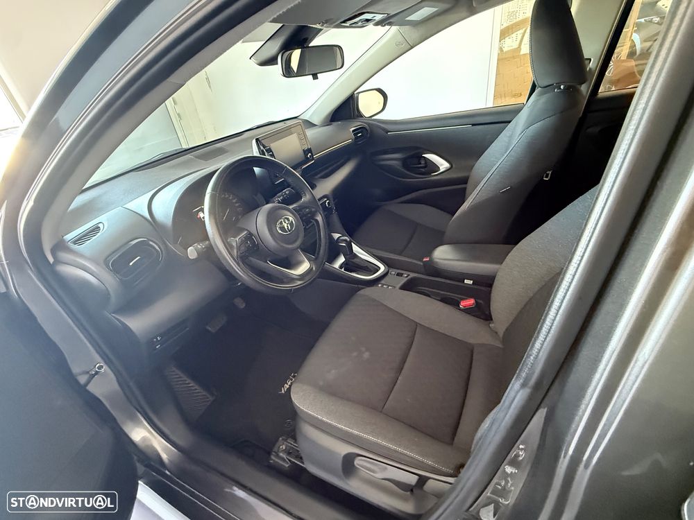 Toyota Yaris - 10