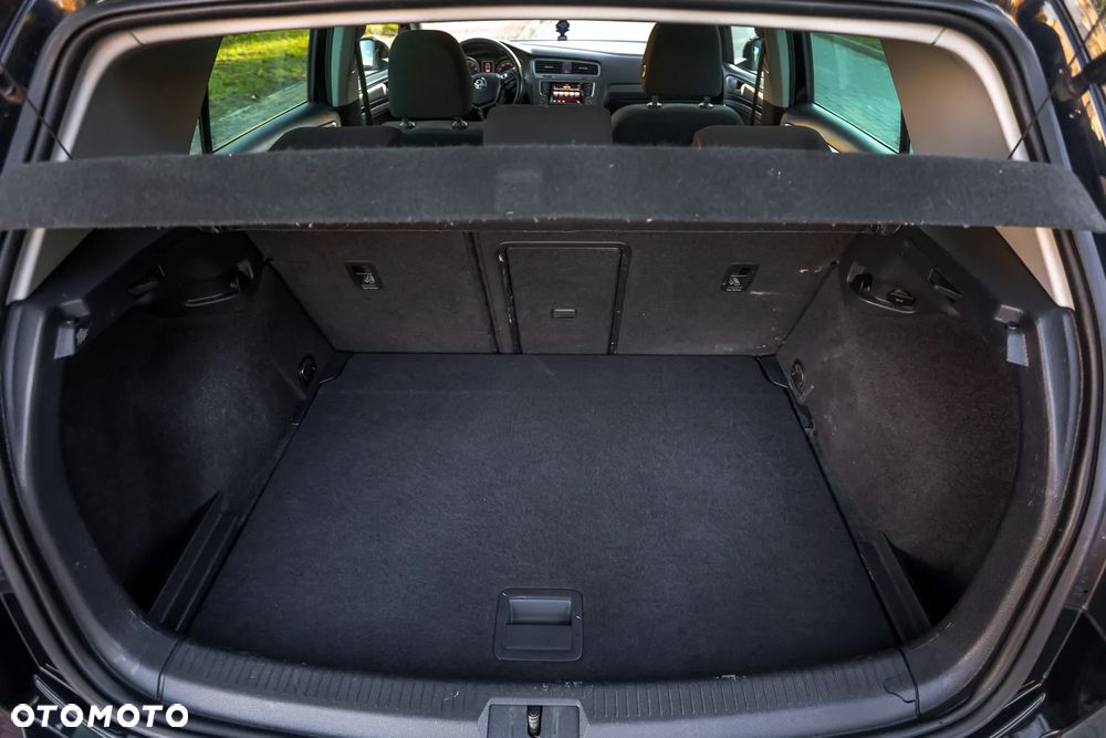 Volkswagen Golf - 30