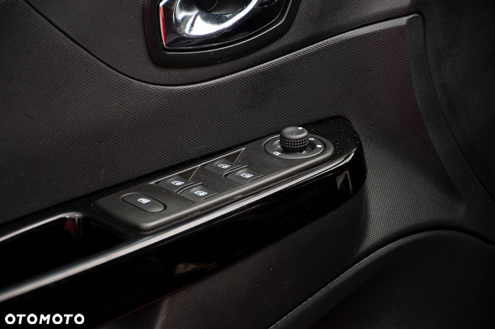 Renault Captur 1.2 TCe Helly Hansen EDC - 34