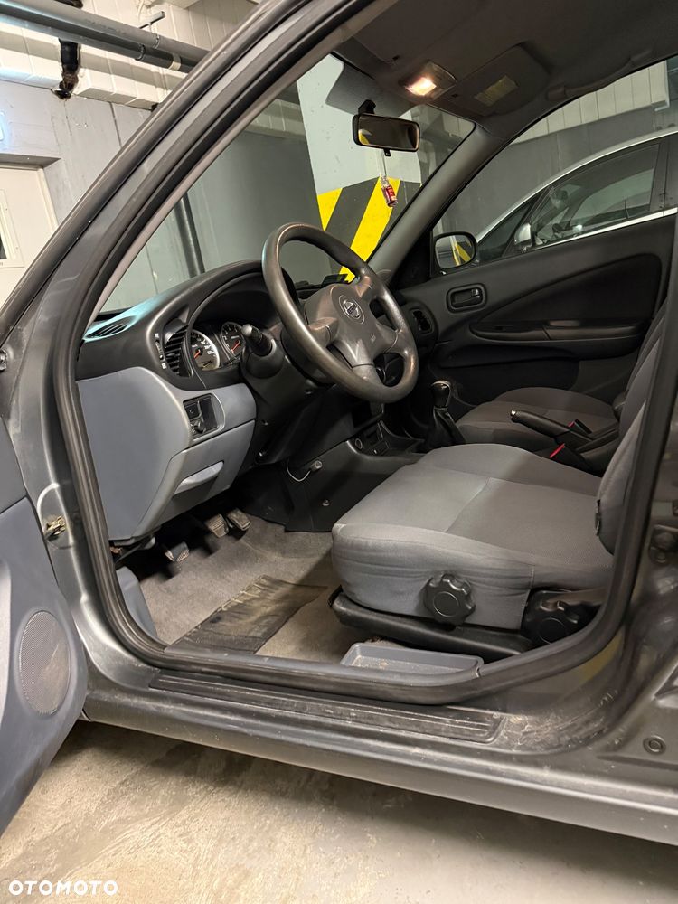 Nissan Almera - 7