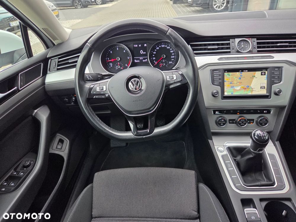 Volkswagen Passat 2.0 TDI (BlueMotion Technology) Comfortline - 20