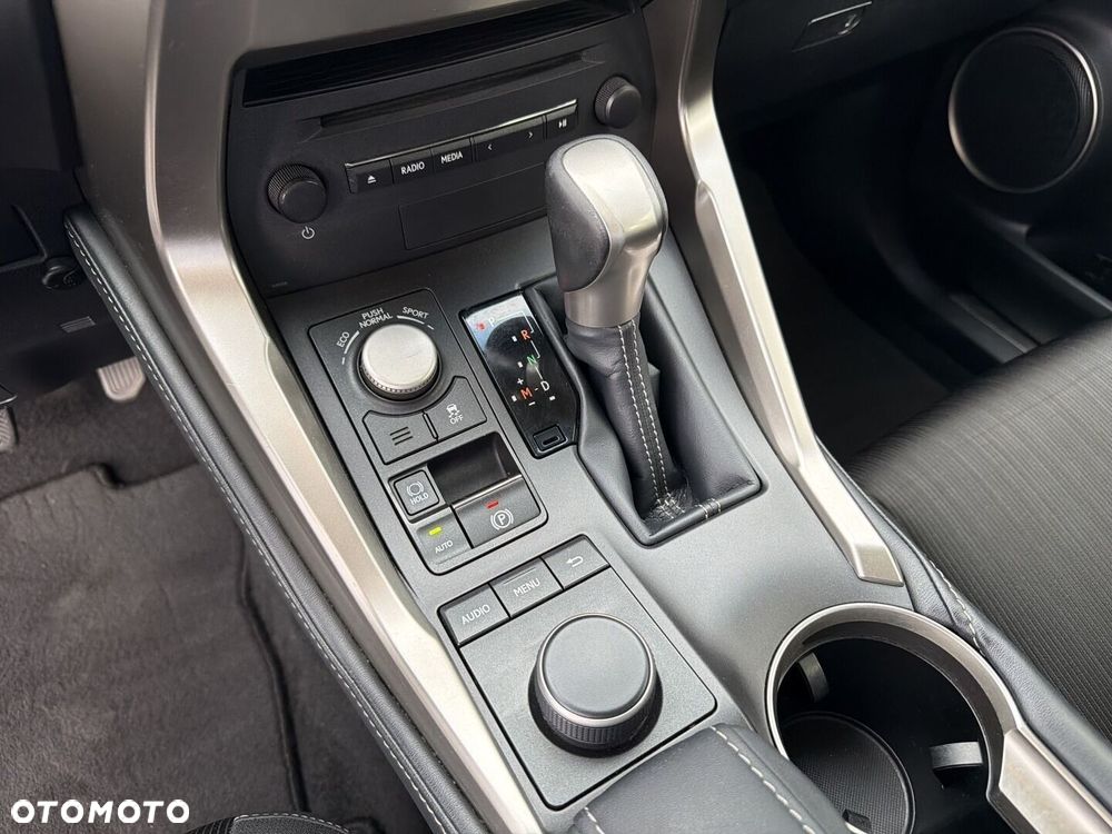 Lexus NX 200t Elite AWD - 22