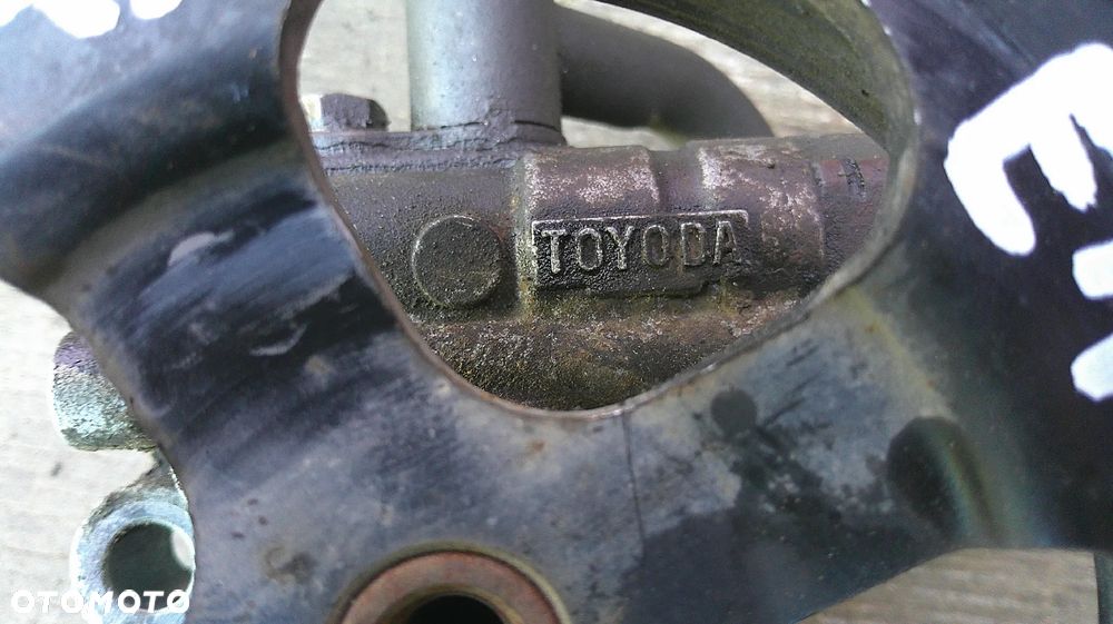 TOYOTA COROLLA E11 1.4 16V POMPA WSPOMAGANIA - 4