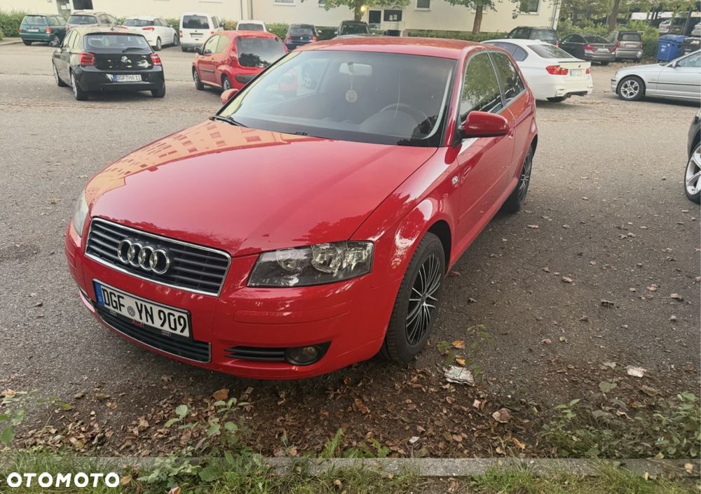 Audi A3 3-drzwiowe 1.6 Attraction - 1