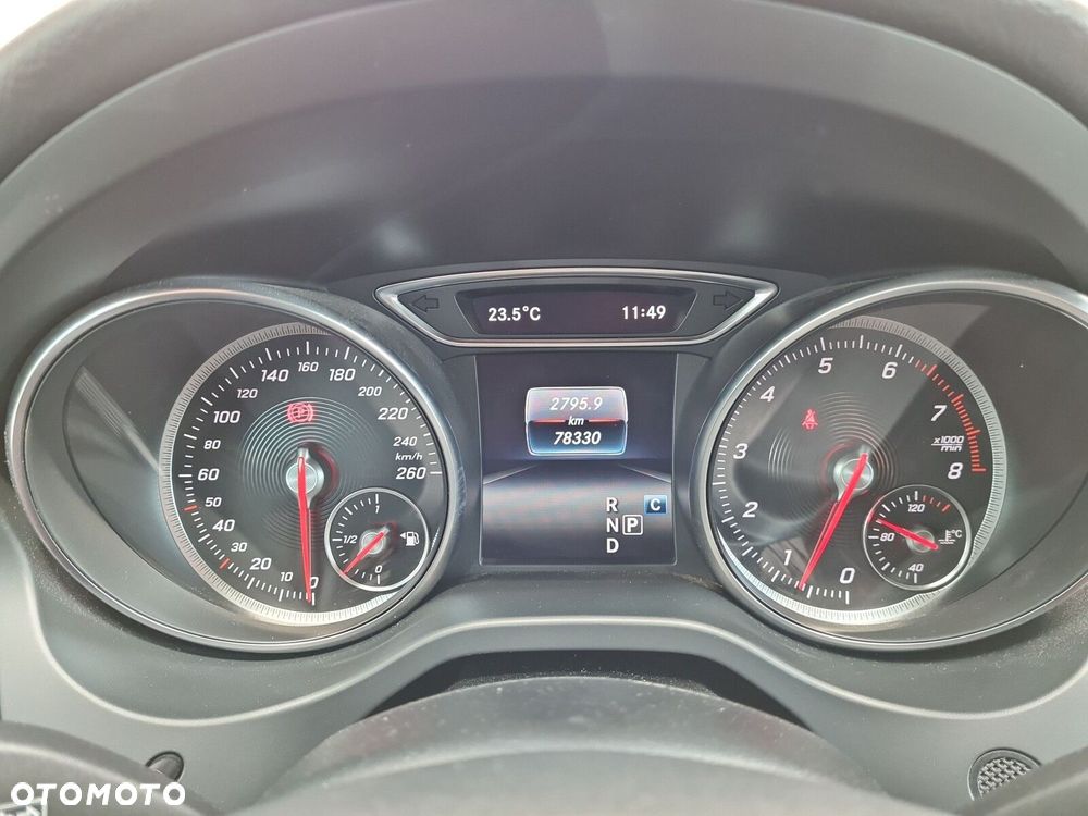 Mercedes-Benz GLA 180 7G-DCT Urban - 22