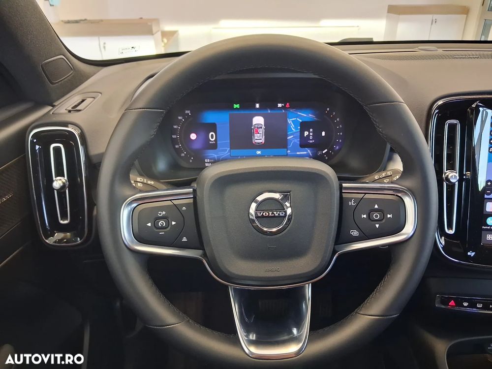 Volvo XC 40 B4 AT FWD MHEV Ultra Dark - 18