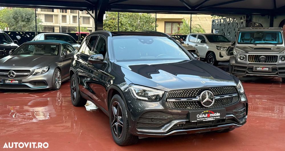 Mercedes-Benz GLC 300 4MATIC MHEV - 8