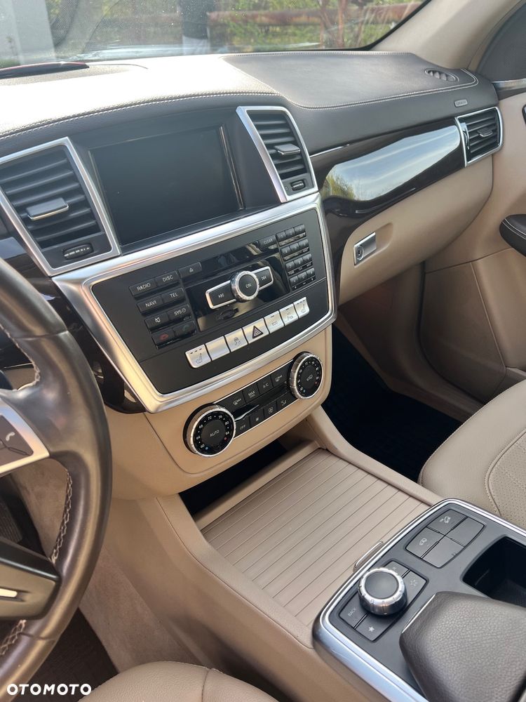Mercedes-Benz GL 400 4-Matic - 9