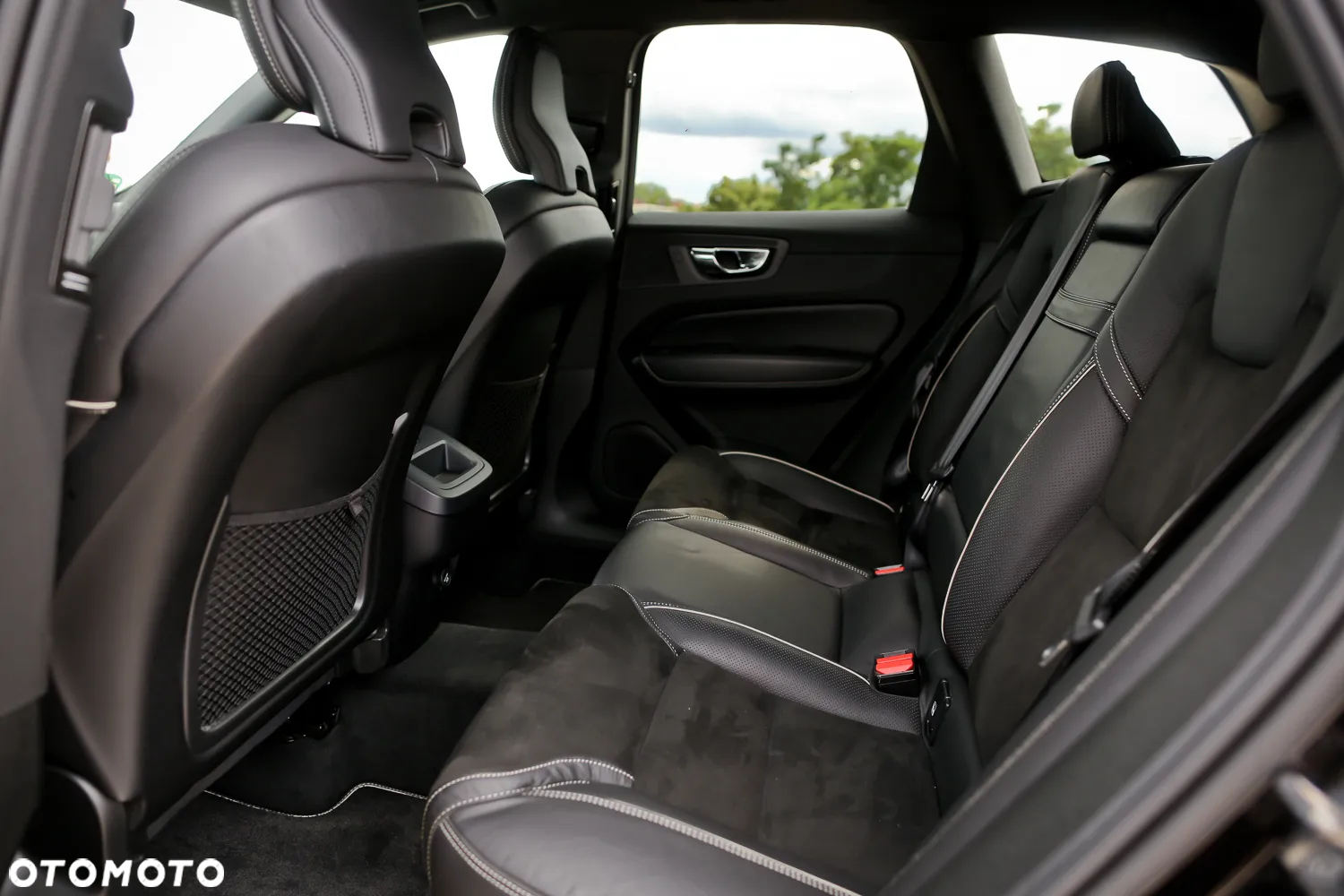 Volvo XC 60 D4 SCR AWD R-Design - 21