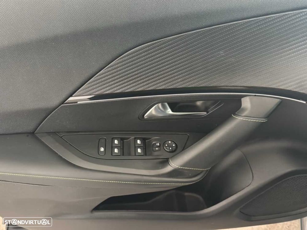 Peugeot 2008 1.2 PureTech GT - 12