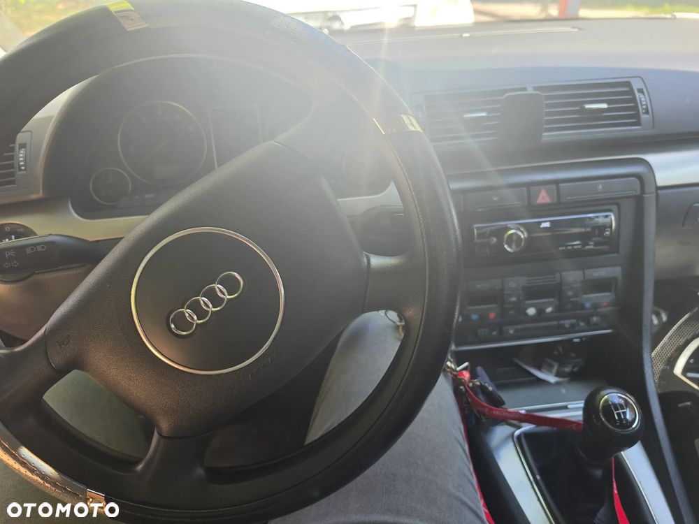 Audi A4 Avant - 4
