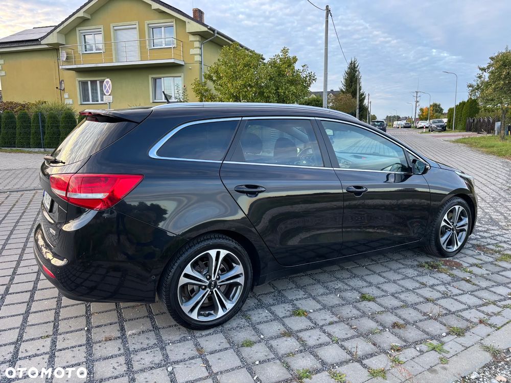 Kia Ceed 1.6 CRDi 136 ISG Dream Team Edition - 18