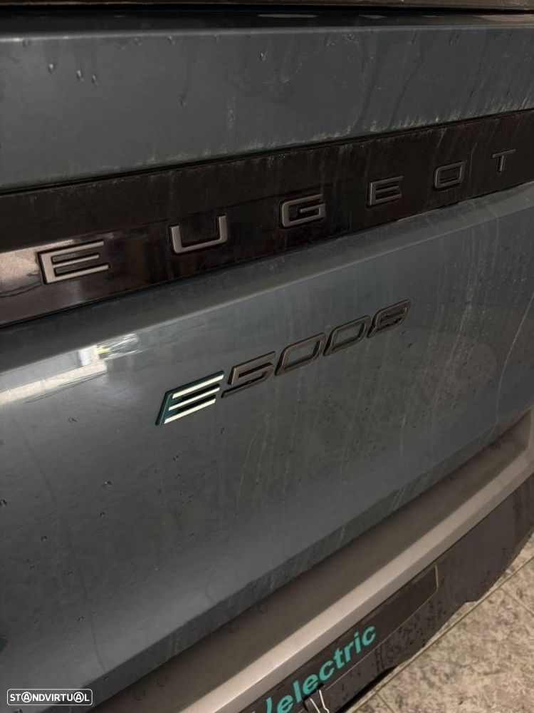 Peugeot E-5008 73 kWh Allure - 12