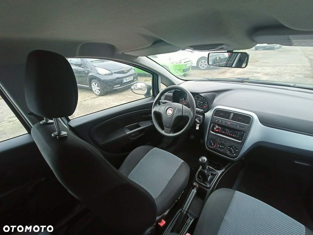 Fiat Grande Punto - 11