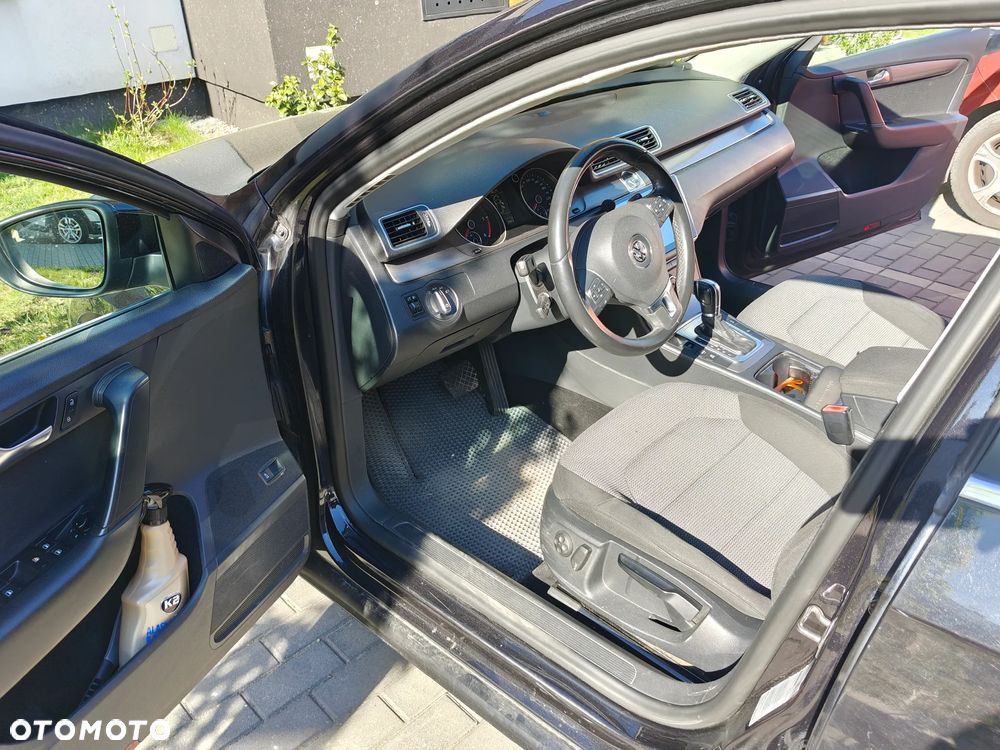 Volkswagen Passat 2.0 TDI DSG Comfortline - 7