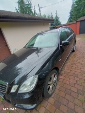 Mercedes-Benz Klasa E 220 T CDI DPF BlueEFFICIENCY Automatik Elegance - 5