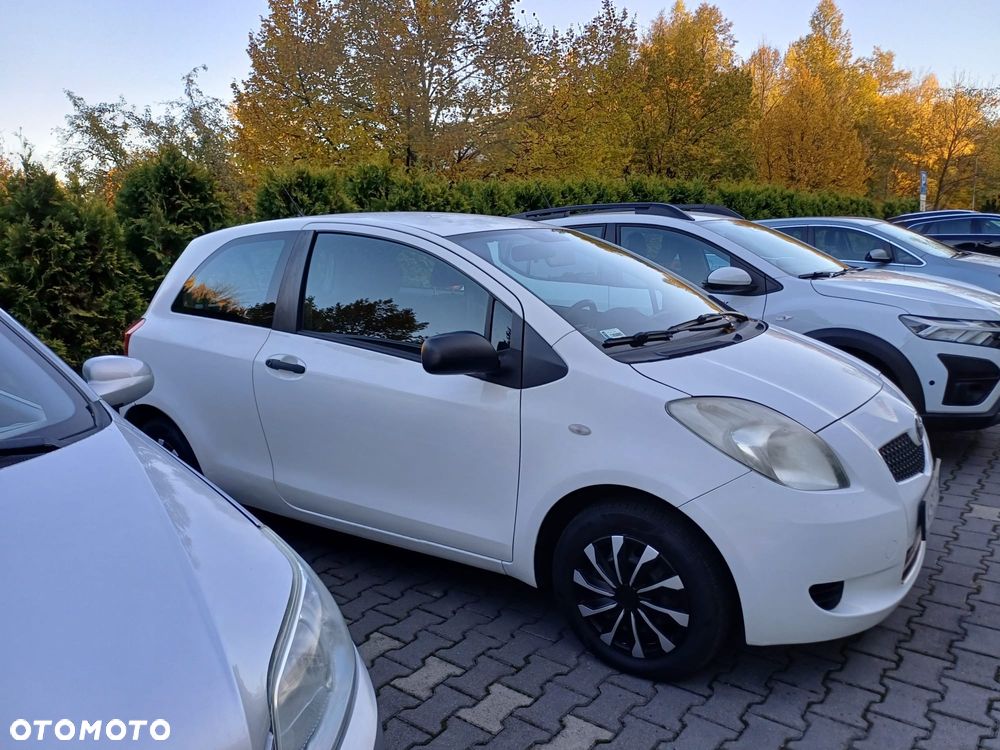 Toyota Yaris - 4