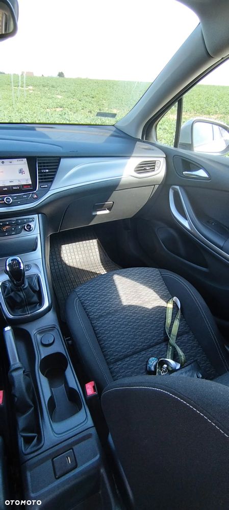 Opel Astra 1.6 D (CDTI) Start/Stop Dynamic - 19