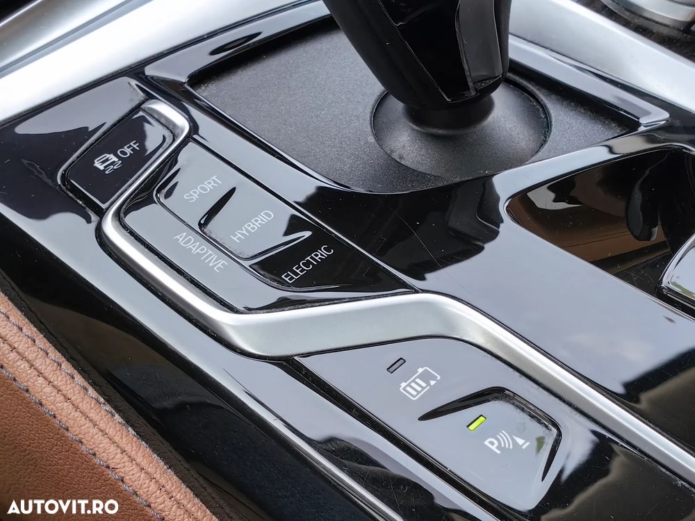 BMW Seria 5 530e Aut. Luxury Line - 38