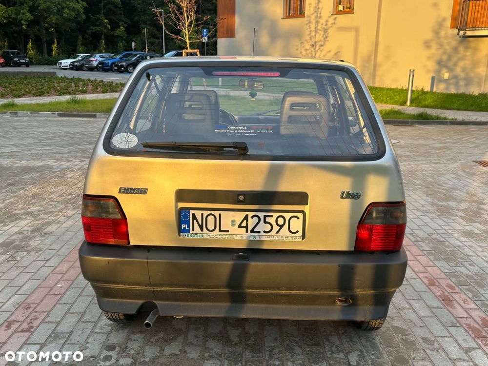 Fiat Uno 899 - 6
