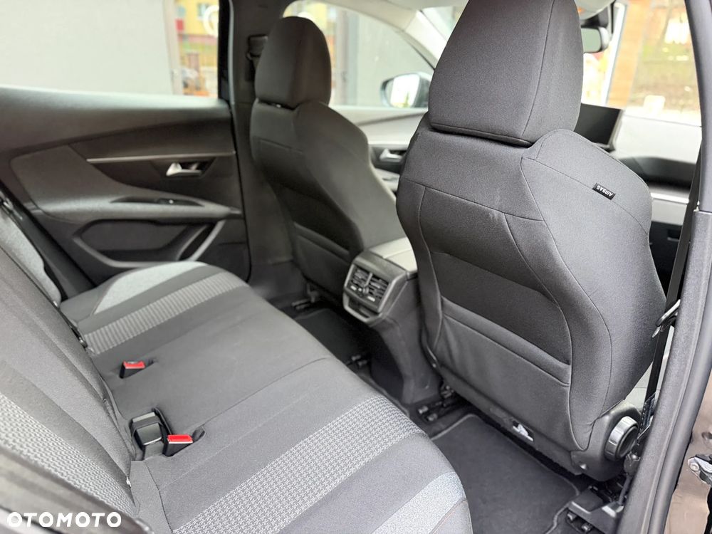 Peugeot 3008 1.2 PureTech Active Pack S&S EAT8 - 26