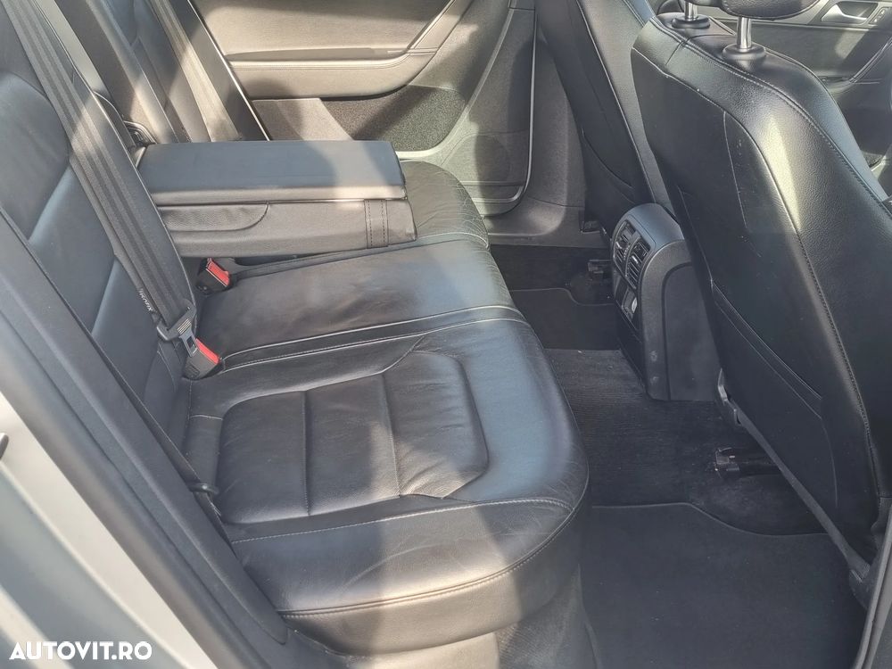Volkswagen Passat Variant 2.0 Blue TDI SCR Highline - 12