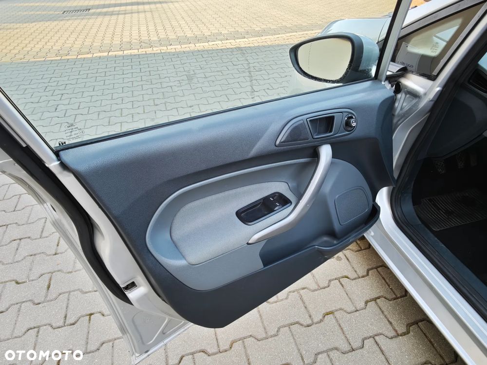 Ford Fiesta 1.25 Trend - 12