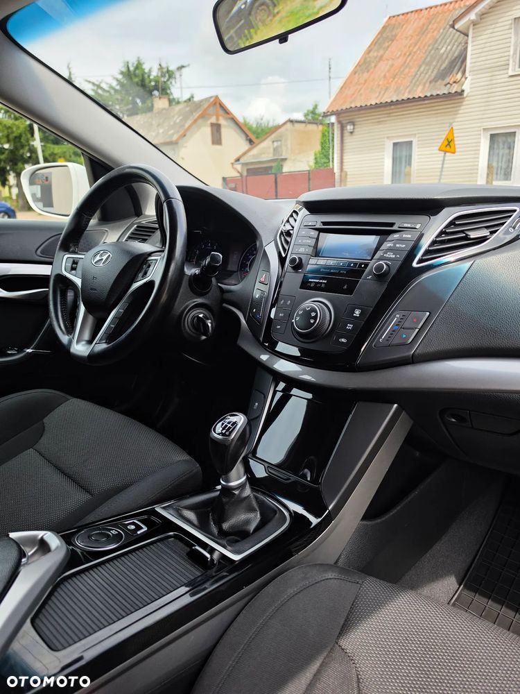 Hyundai i40 Kombi blue 1.6 Classic - 26