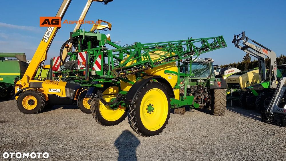 John Deere 832 - 3