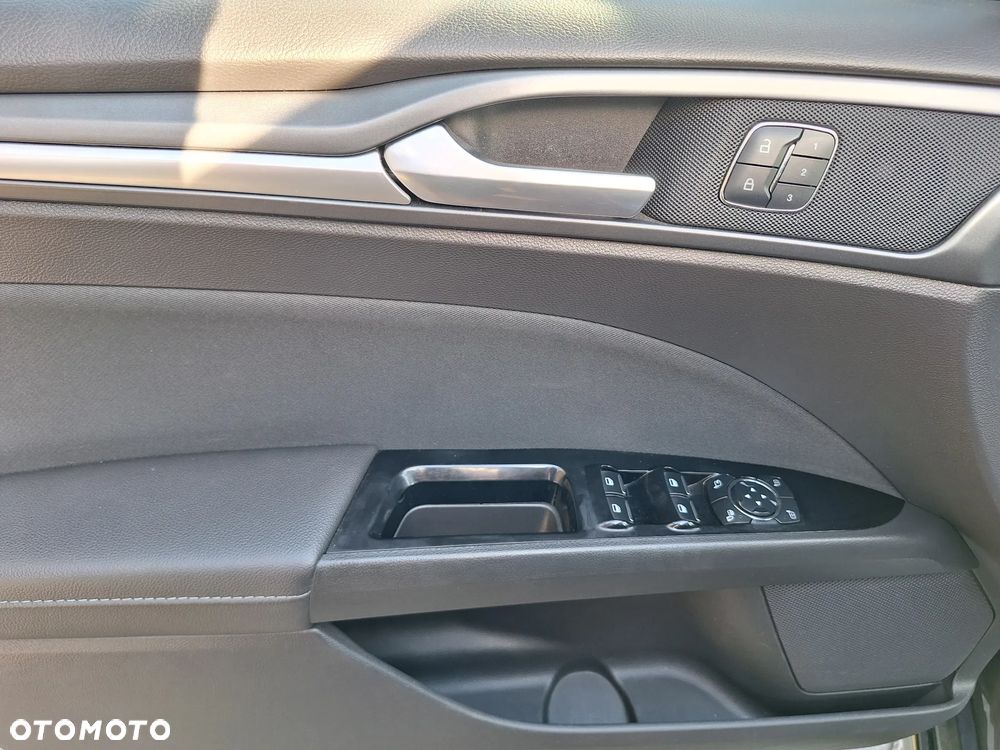 Ford Mondeo 2.0 TDCi Titanium PowerShift - 12