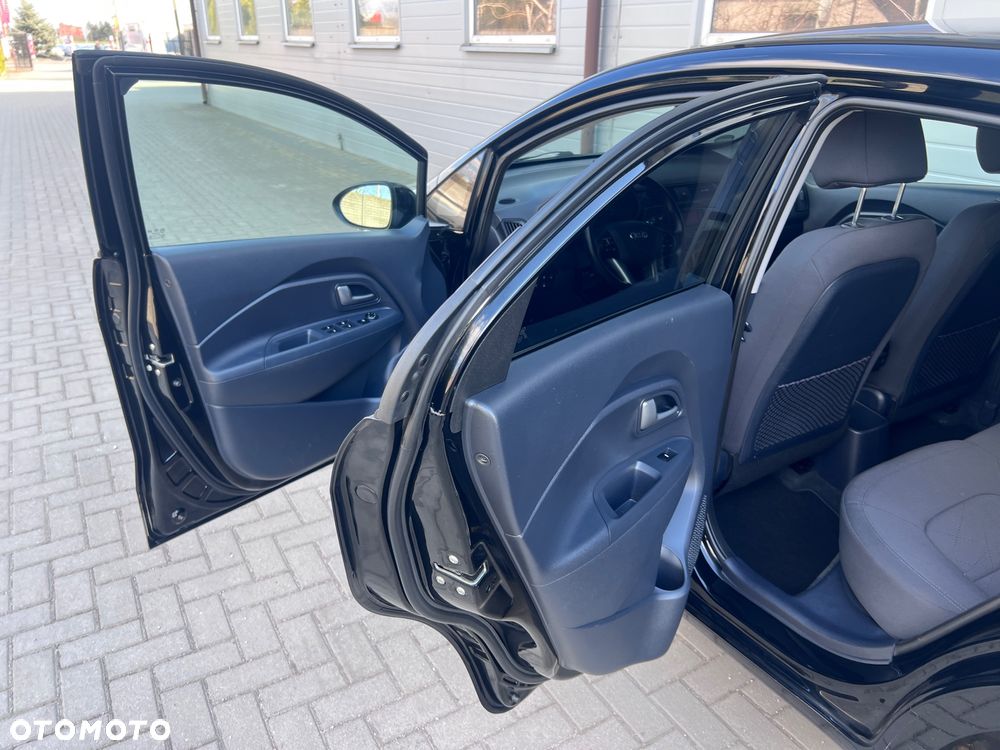 Kia Rio 1.4 Dream Team Edition - 14