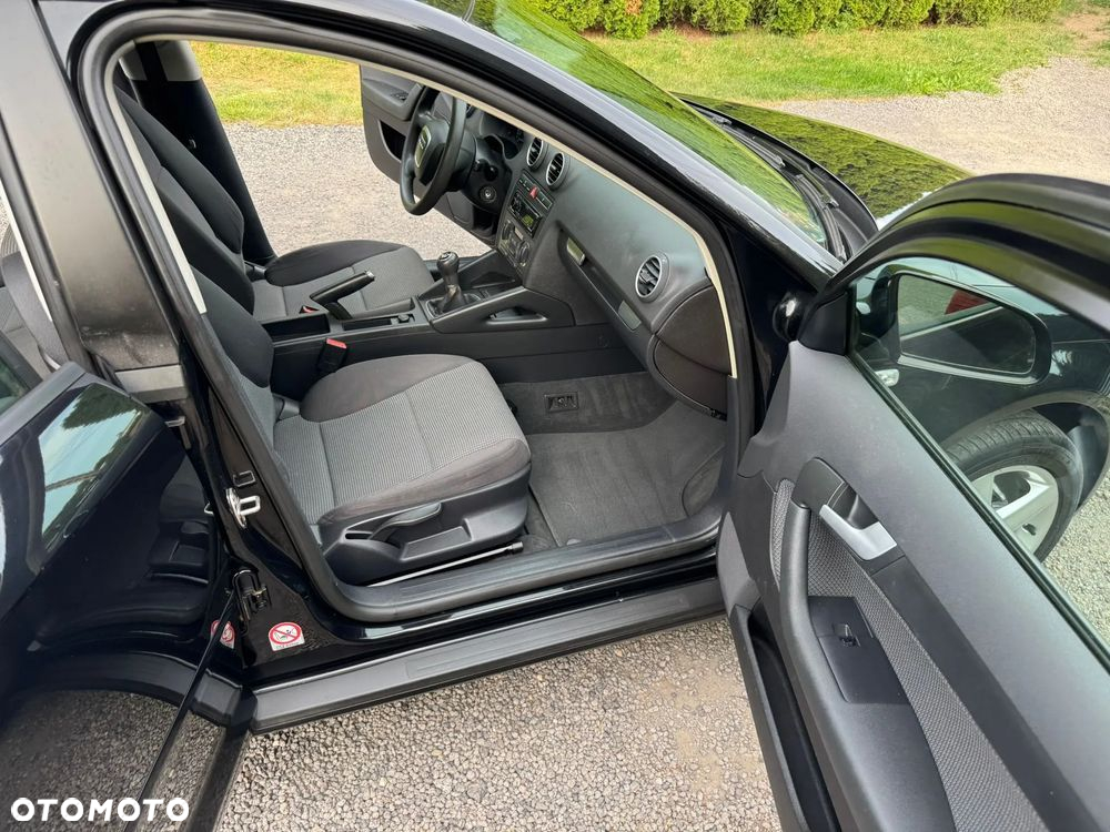Audi A3 1.6 Attraction - 8