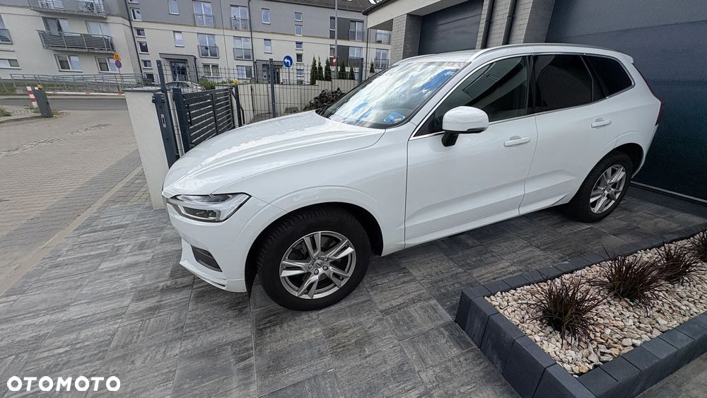 Volvo XC 60 T4 Momentum - 1