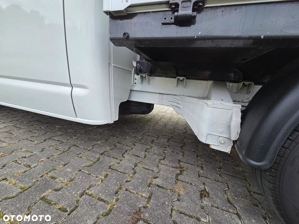 Volkswagen Transporter - 12