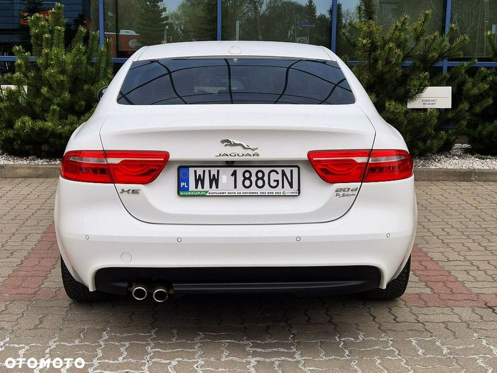 Jaguar XE 2.0 D180 S - 17