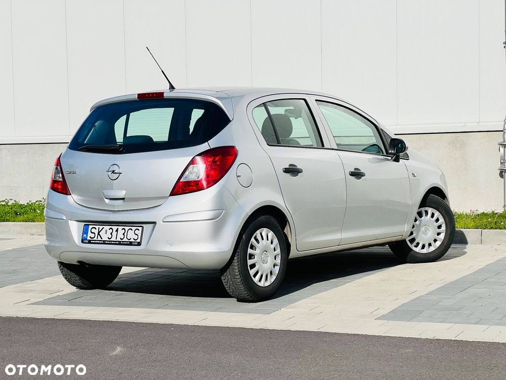 Opel Corsa 1.2 16V Essentia - 4