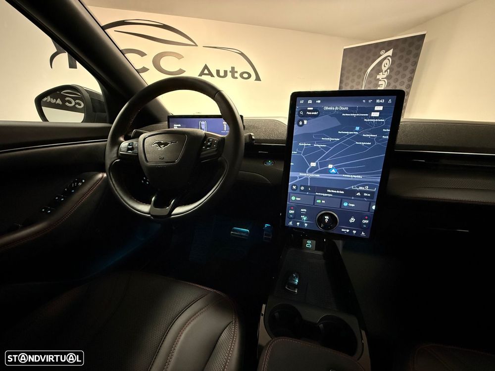 Ford Mustang Mach-E Alargada AWD - 31