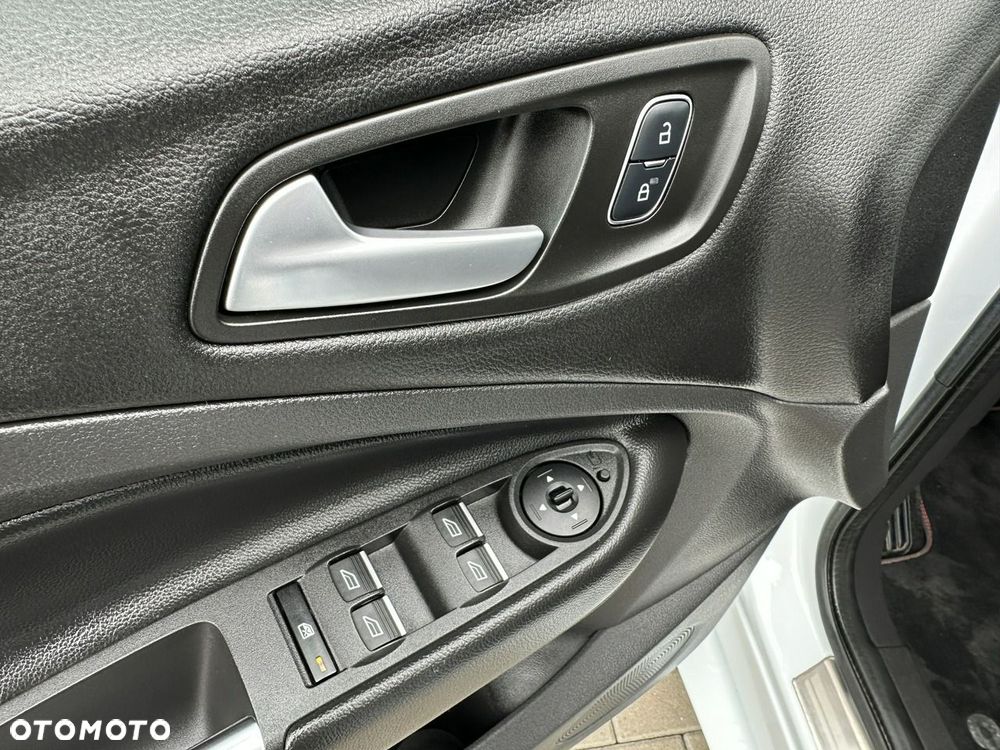 Ford Kuga 1.5 EcoBoost 2x4 ST-Line - 26