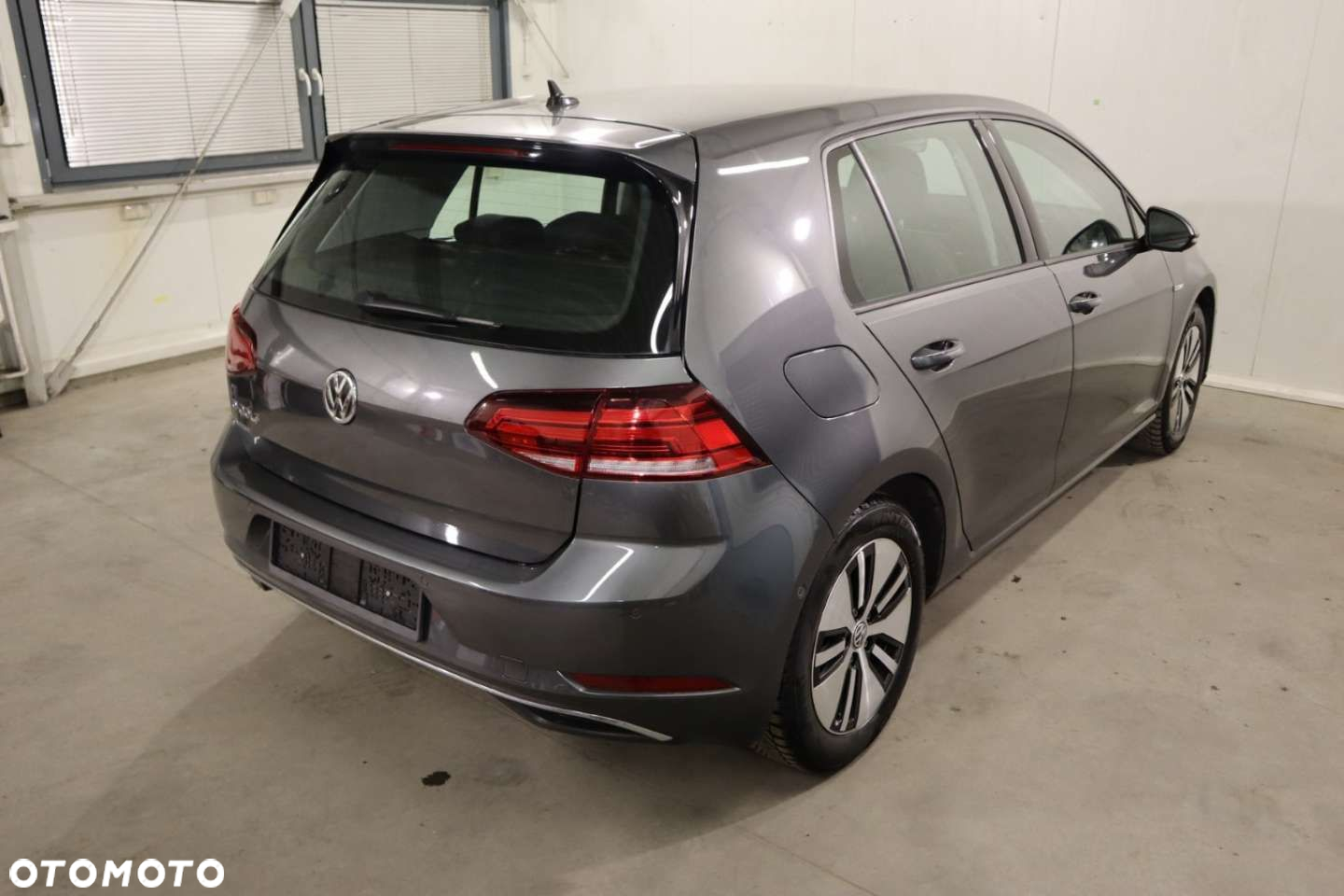 Volkswagen Golf e-Golf - 13