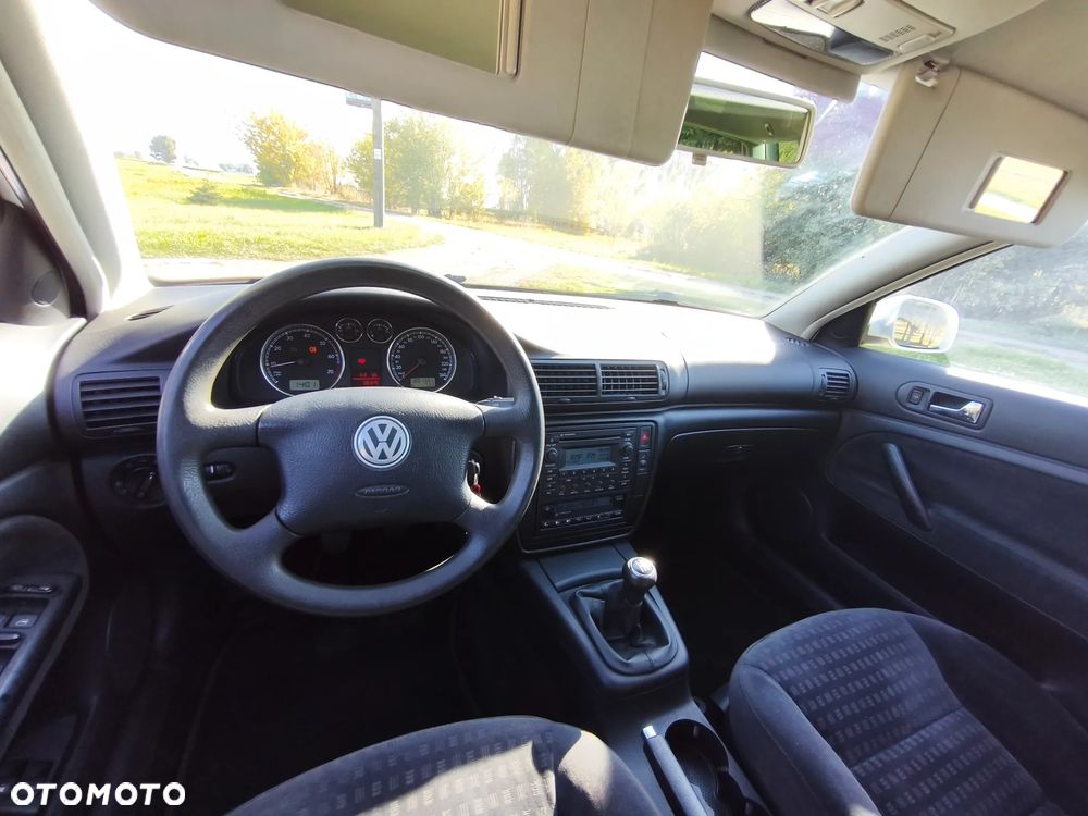 Volkswagen Passat 2003 photo 3