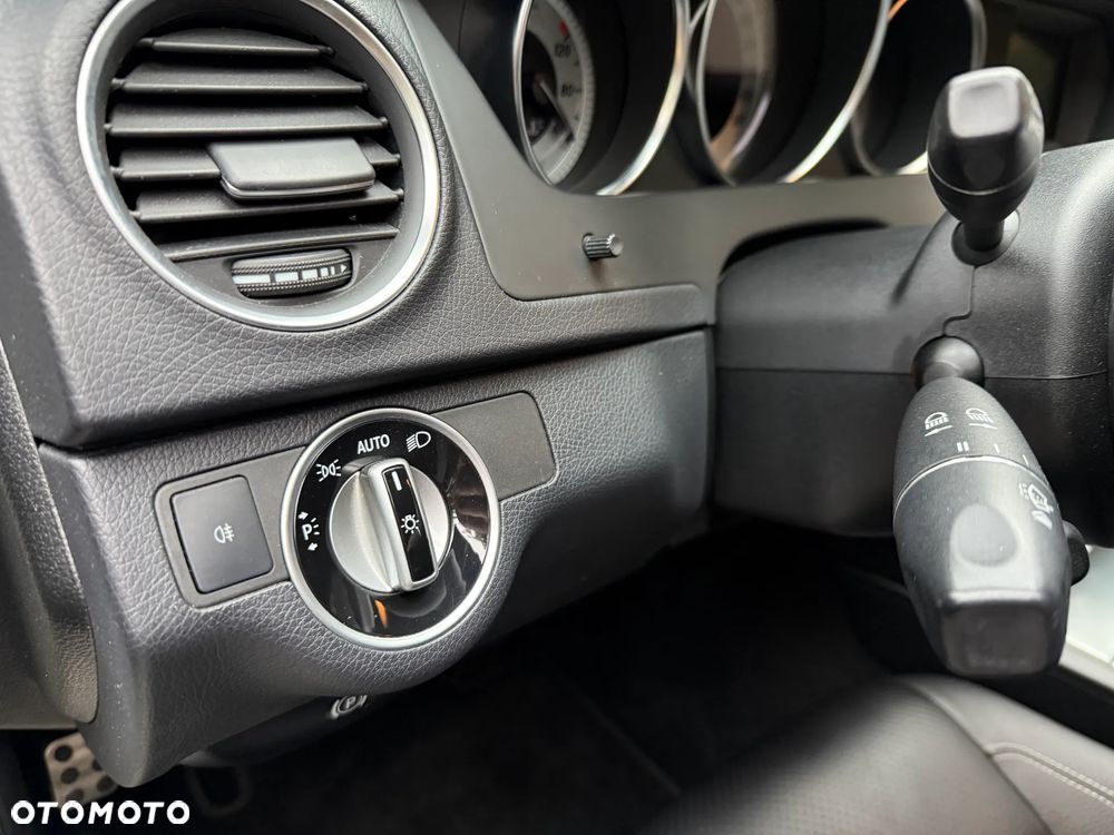 Mercedes-Benz Klasa C 250 CGI BlueEff Sport - 16