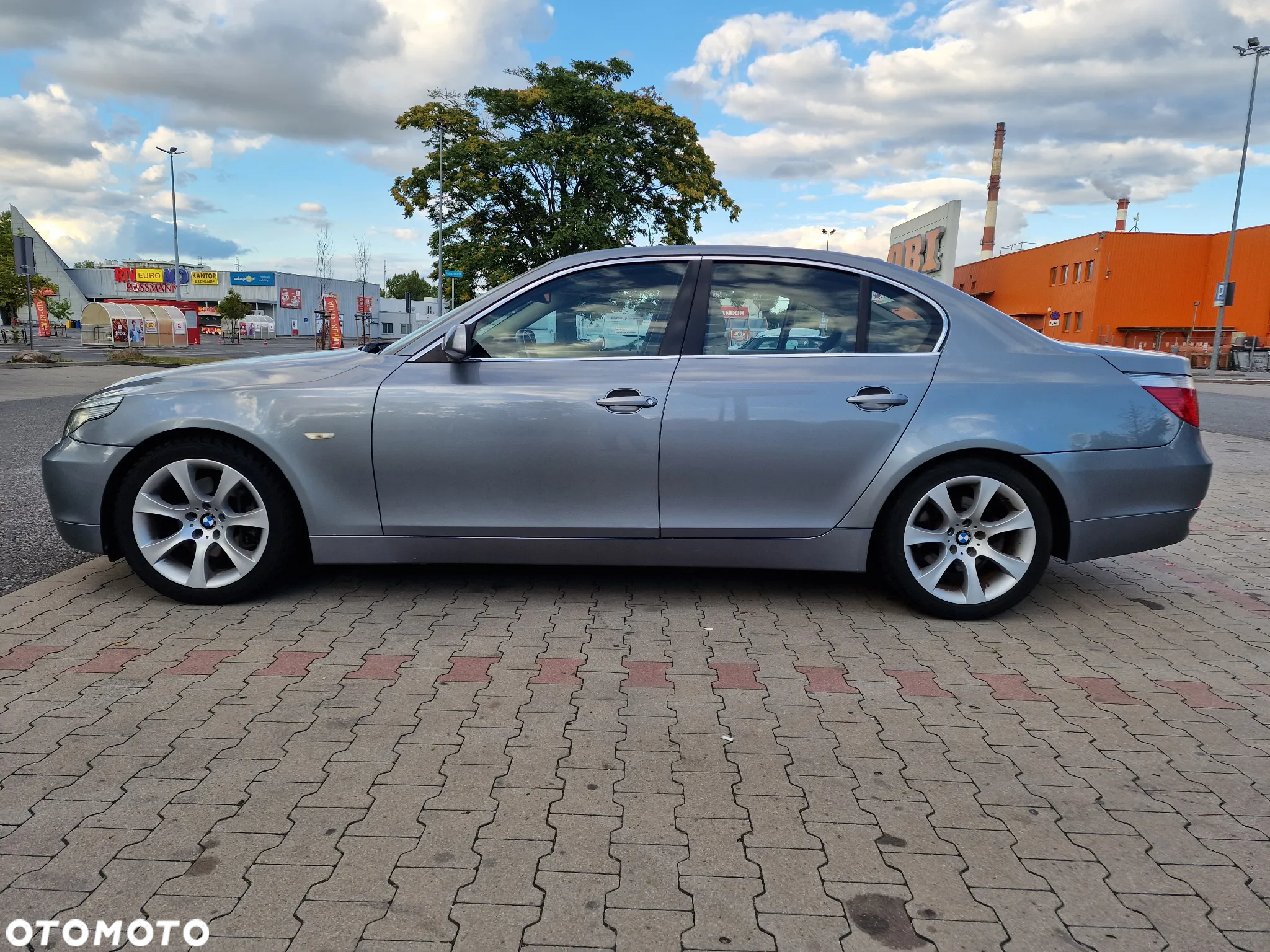 BMW Seria 5 530i - 32