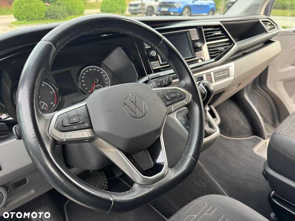 Volkswagen Caravelle - 31