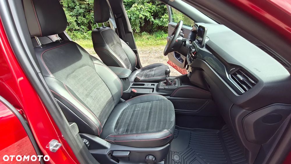 Ford Kuga 1.5 EcoBoost FWD ST-Line X - 21