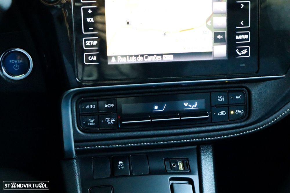 Toyota Auris Touring Sports 1.8 HSD Comfort +P.Techno+P.Sport - 12